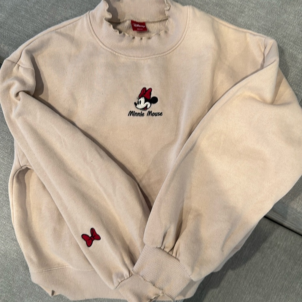 Women’s Disney sweater size small Minnie, mouse edition from Disney Japan